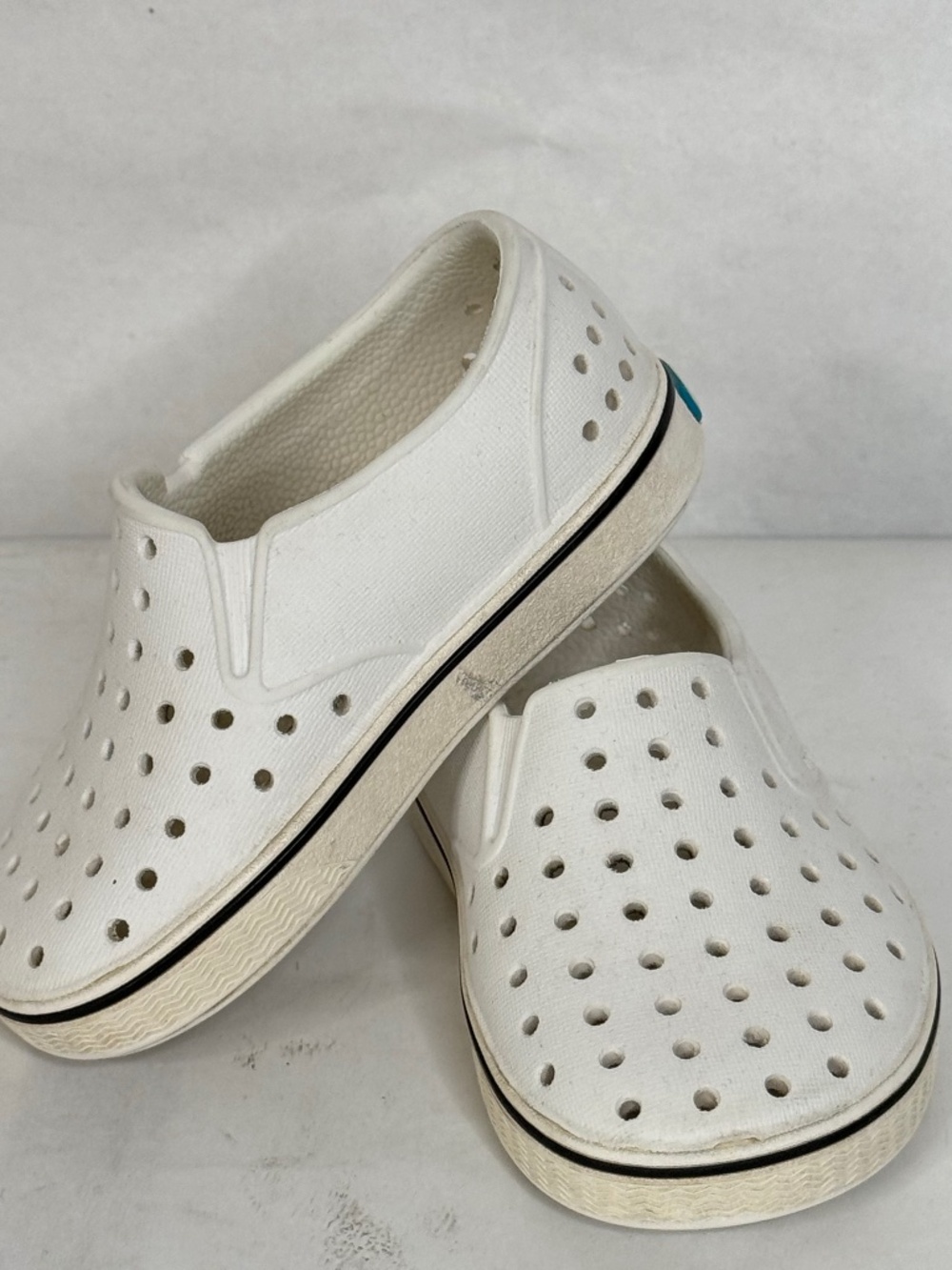 Native Miles Toddlers Boys Girls White Slip On Waterproof Sneaker Shoes Sz. 6 C